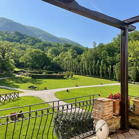 Cerqua Rosara Residence Valtopina Bagian luar foto