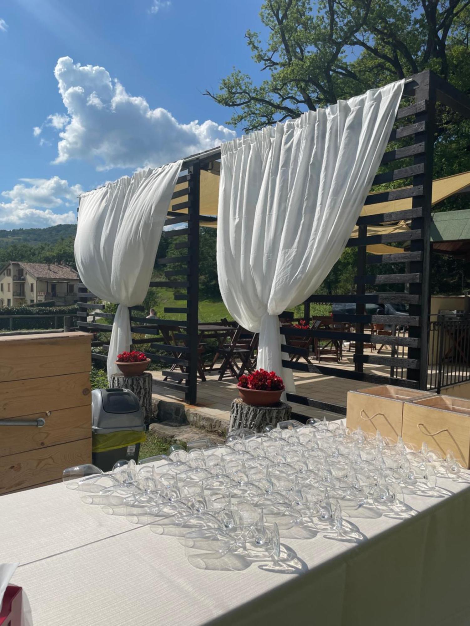 Cerqua Rosara Residence Valtopina Bagian luar foto