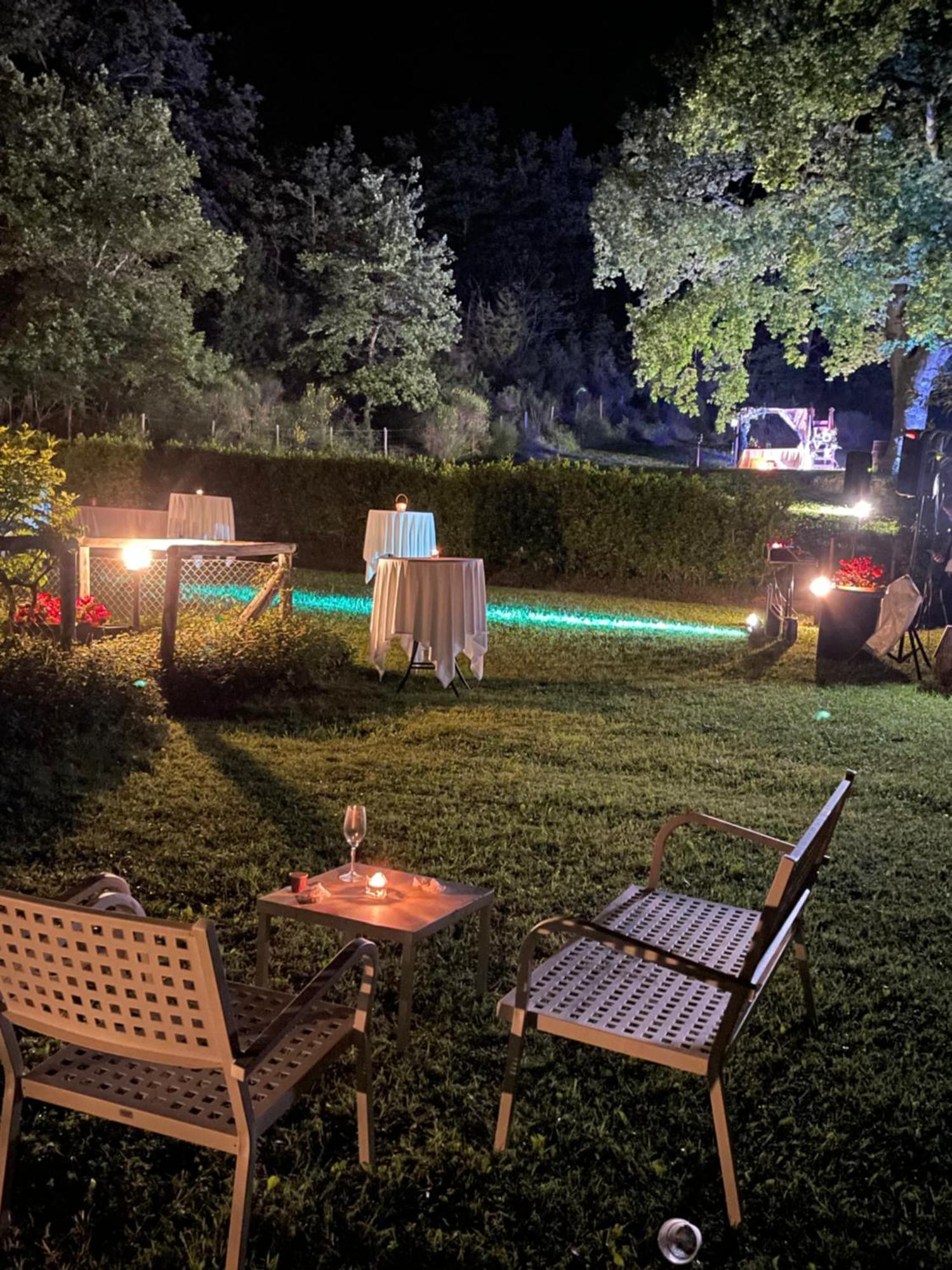 Cerqua Rosara Residence Valtopina Bagian luar foto