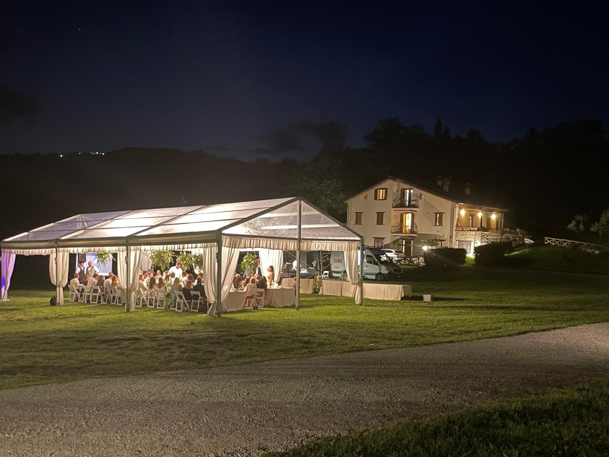 Cerqua Rosara Residence Valtopina Bagian luar foto